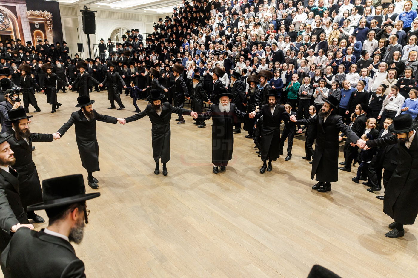 הכנסת ס"ת בבאבוב