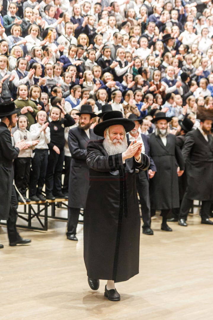 הכנסת ס"ת בבאבוב