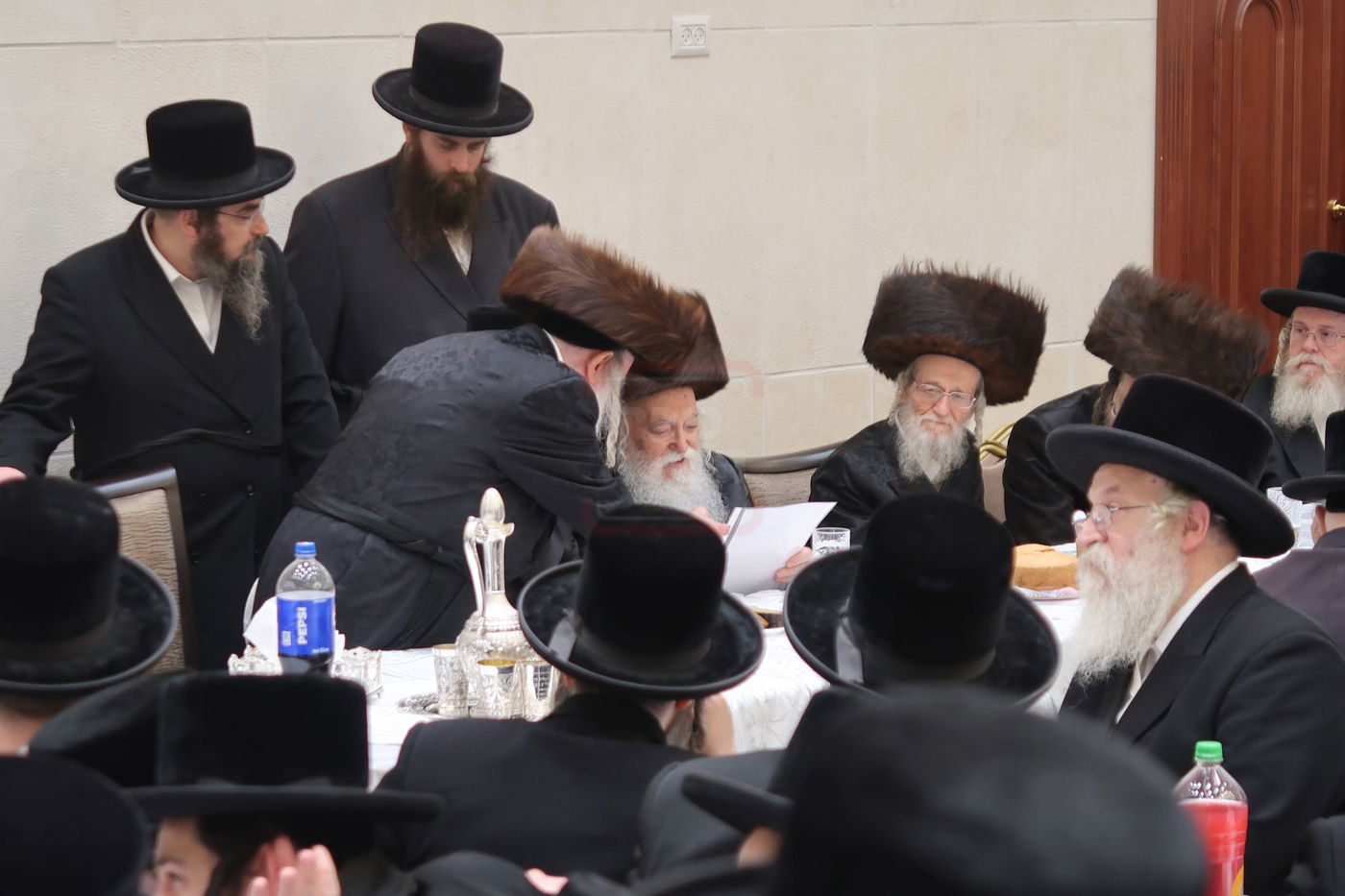 שמחת בית מכנובקא בעלזא - ראצפערט - האלמין