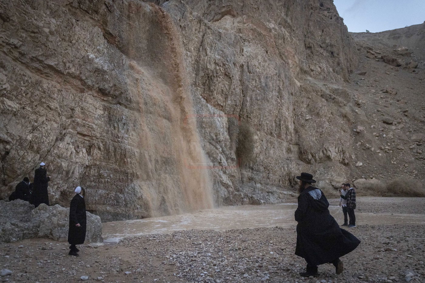 גל השיטפון הראשון בנחל קומראן