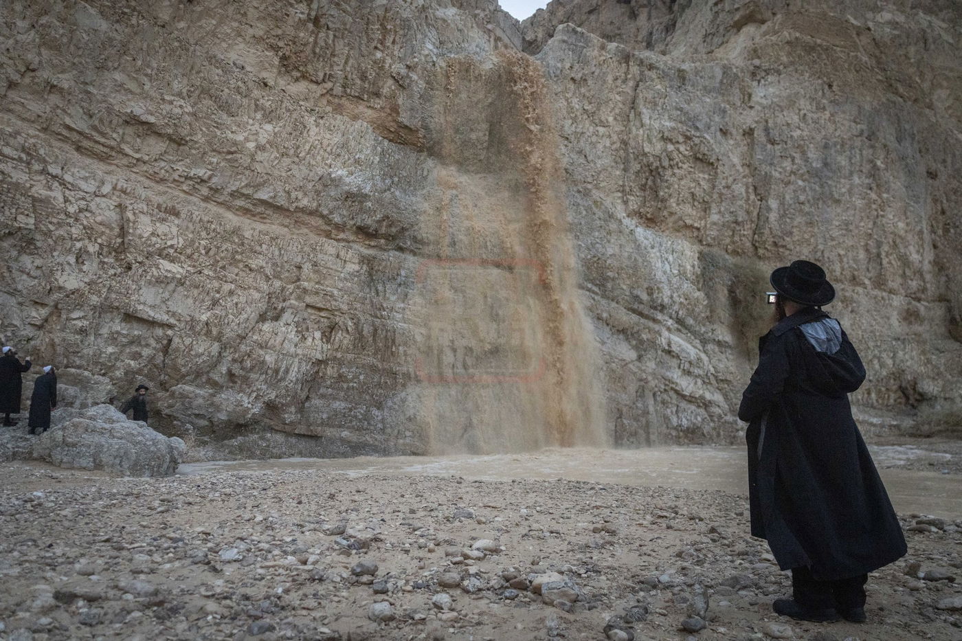 גל השיטפון הראשון בנחל קומראן