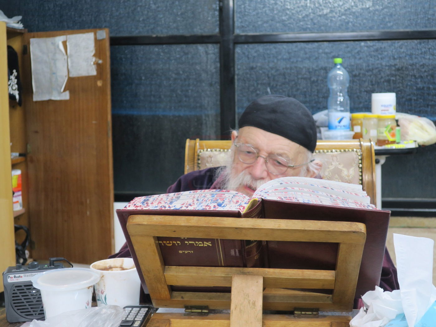 הגר"מ גריינמן במסירת שיעור אחר השחרור