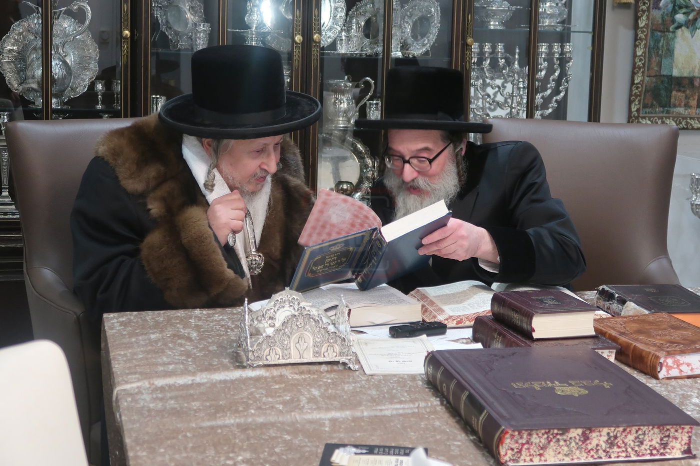 האדמו"ר מסקוליא בביקור אצל האדמו"ר מסקולען מונסי