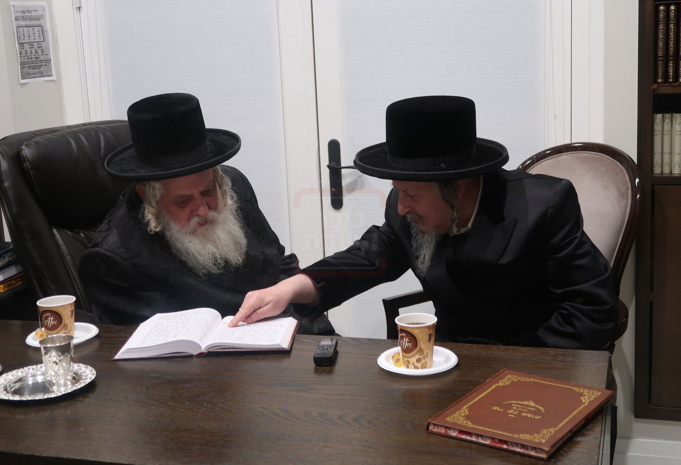 האדמו"ר מסקוליא בביקור אצל האדמו"ר מקאסוב ויז'ניץ