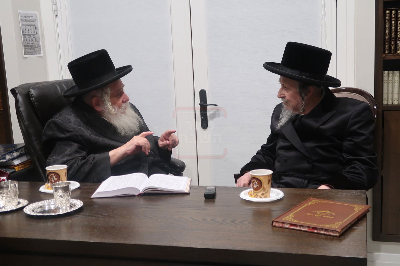 האדמו"ר מסקוליא בביקור אצל האדמו"ר מקאסוב ויז'ניץ