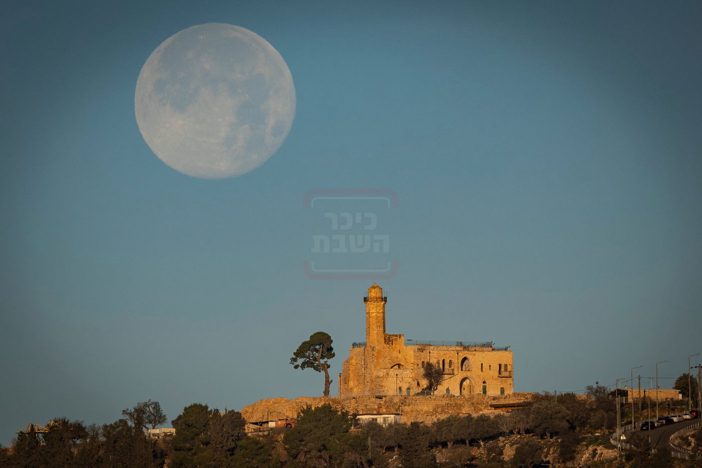 שיקעת הירח בקבר שמואל הנביא