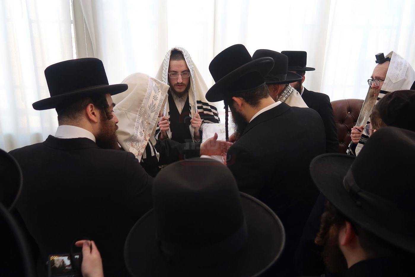 אב"ד אמונת ישראל בביקור אצל הגרי"מ שכטר 