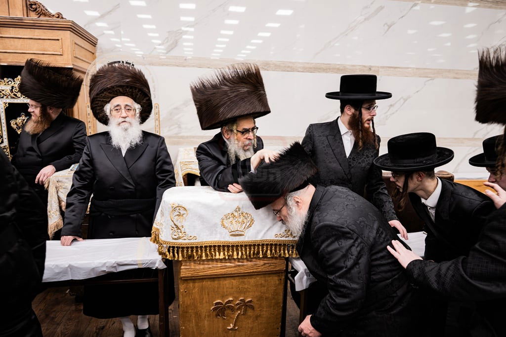 האדמו"ר מסאטמר בברכת הבנים