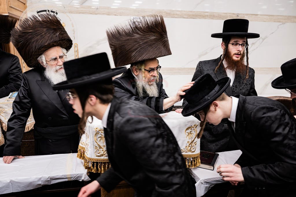 האדמו"ר מסאטמר בברכת הבנים