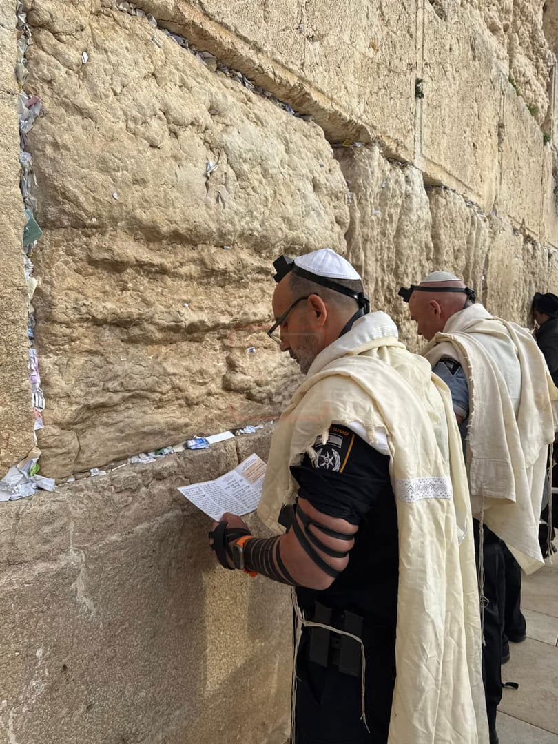 "קרב המרפקים" בעצרת | 'זופניק בכיכר' עם כל התמונות, הנייעס והחשיפות של השבוע