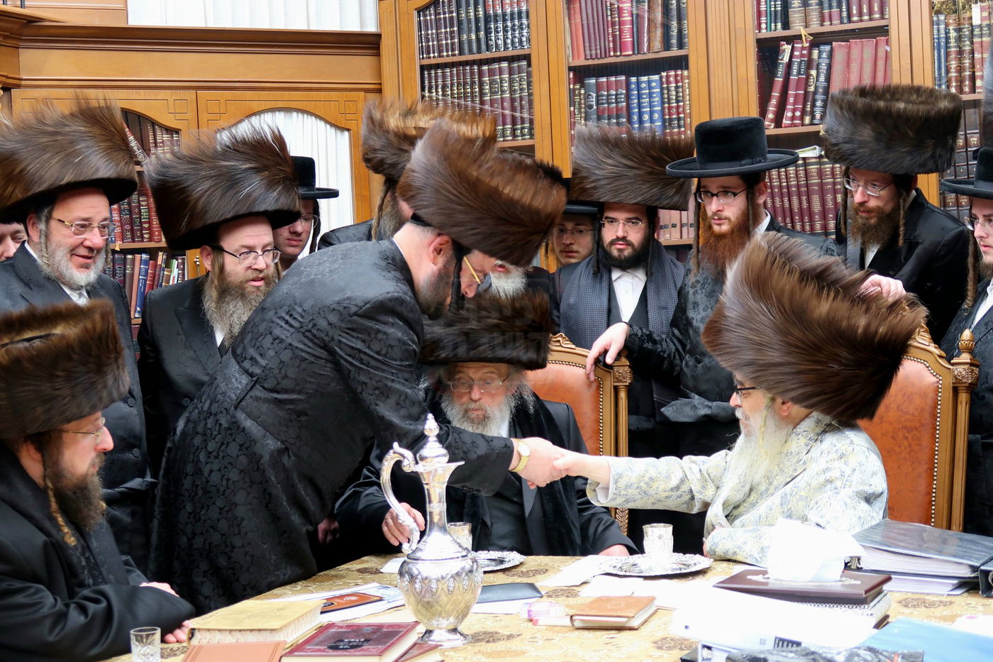 האדמו"ר מפינסק קרלין בביקור אצל האדמו"ר מסאטמר