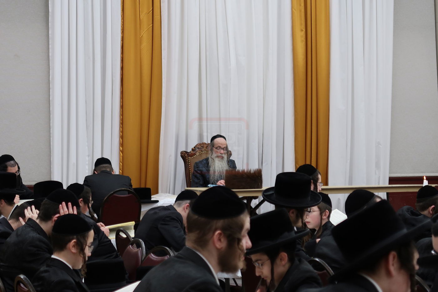 שבת התאחדות בצאנז זוועהיל