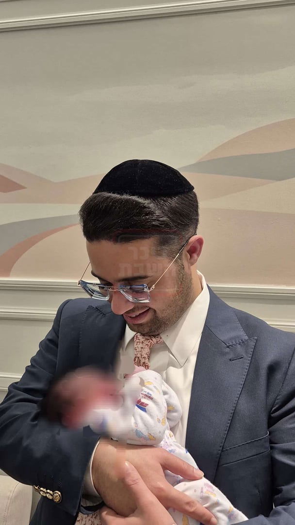 "קרב המרפקים" בעצרת | 'זופניק בכיכר' עם כל התמונות, הנייעס והחשיפות של השבוע