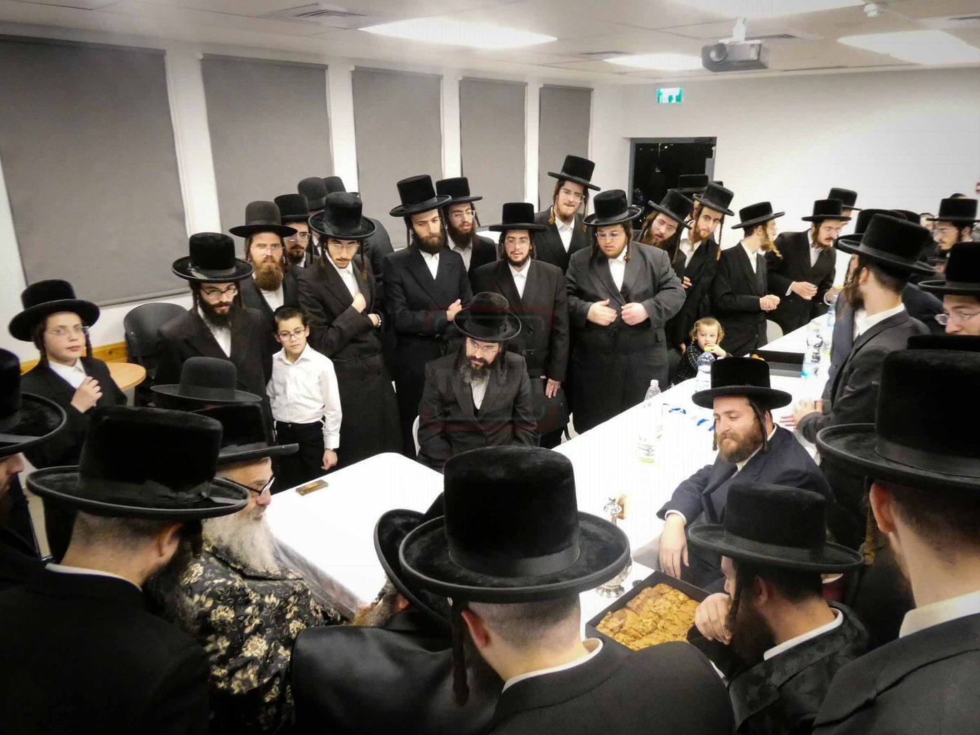 האדמו''ר מויז'ניץ בית שמש בביקור בעמנואל