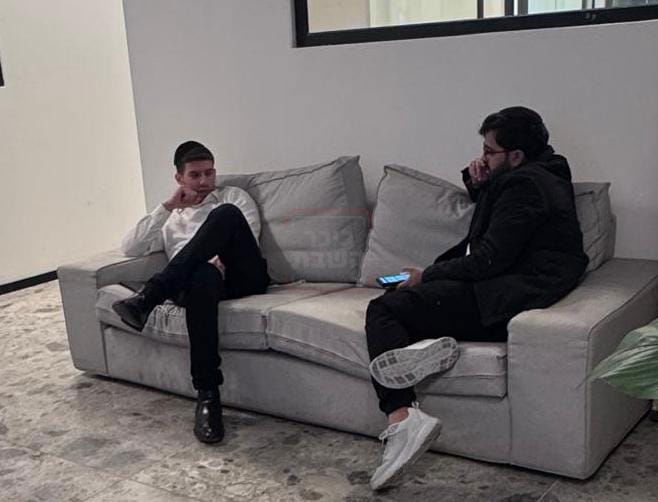 "קרב המרפקים" בעצרת | 'זופניק בכיכר' עם כל התמונות, הנייעס והחשיפות של השבוע