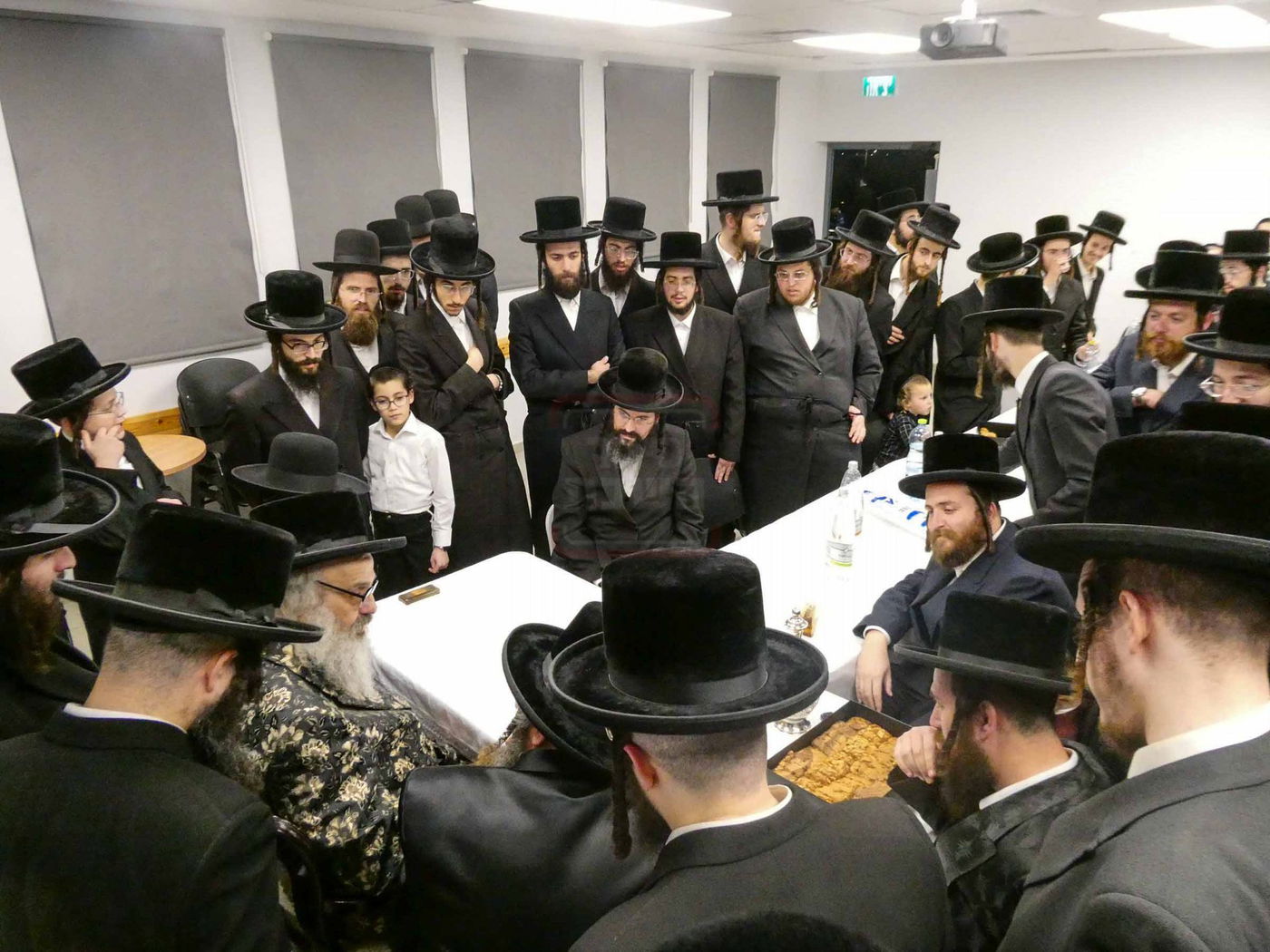 האדמו''ר מויז'ניץ בית שמש בביקור בעמנואל