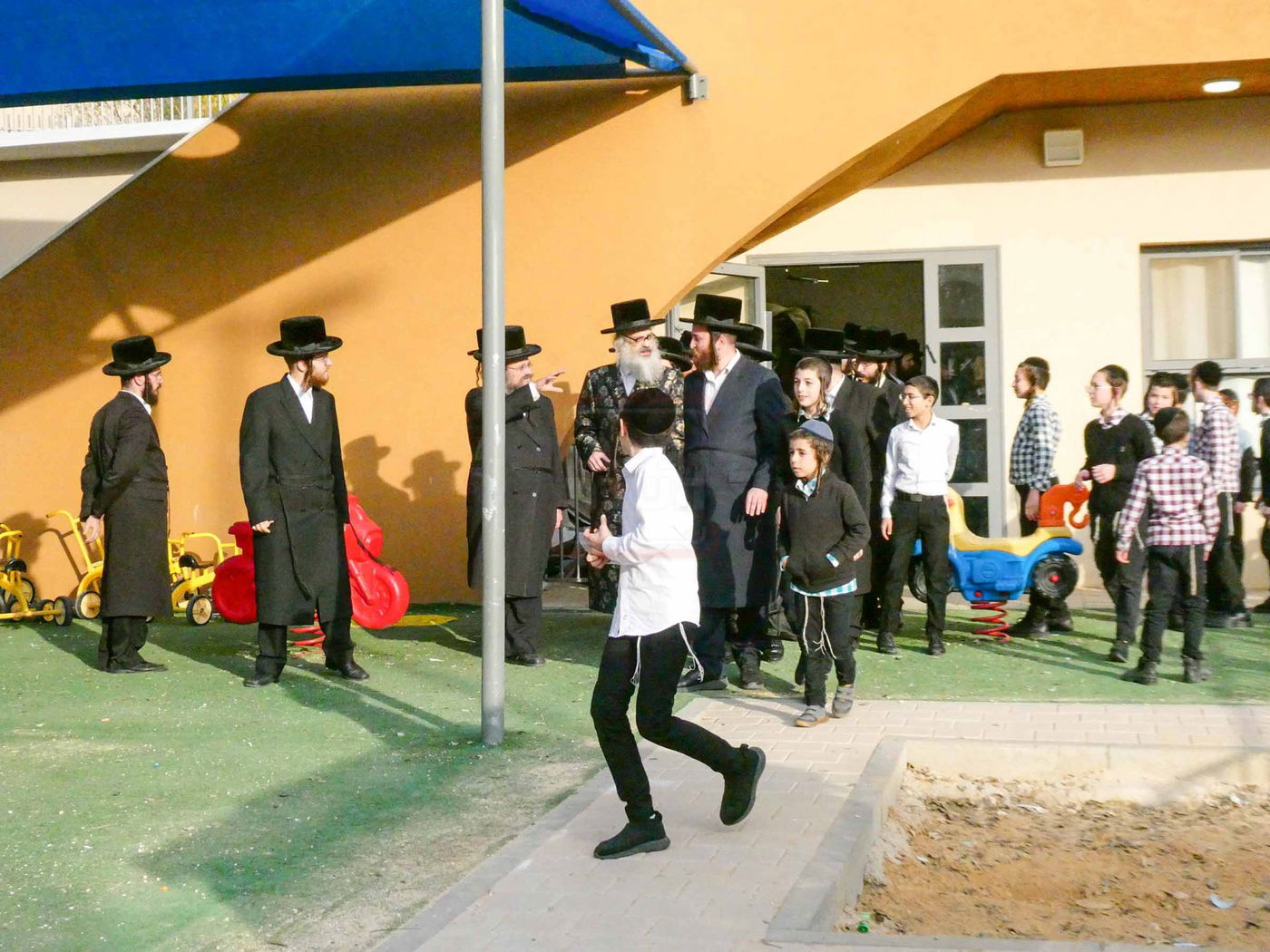 האדמו''ר מויז'ניץ בית שמש בביקור בעמנואל