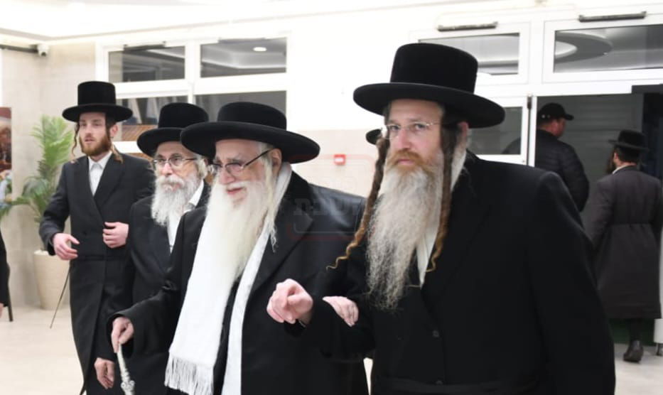 "קרב המרפקים" בעצרת | 'זופניק בכיכר' עם כל התמונות, הנייעס והחשיפות של השבוע