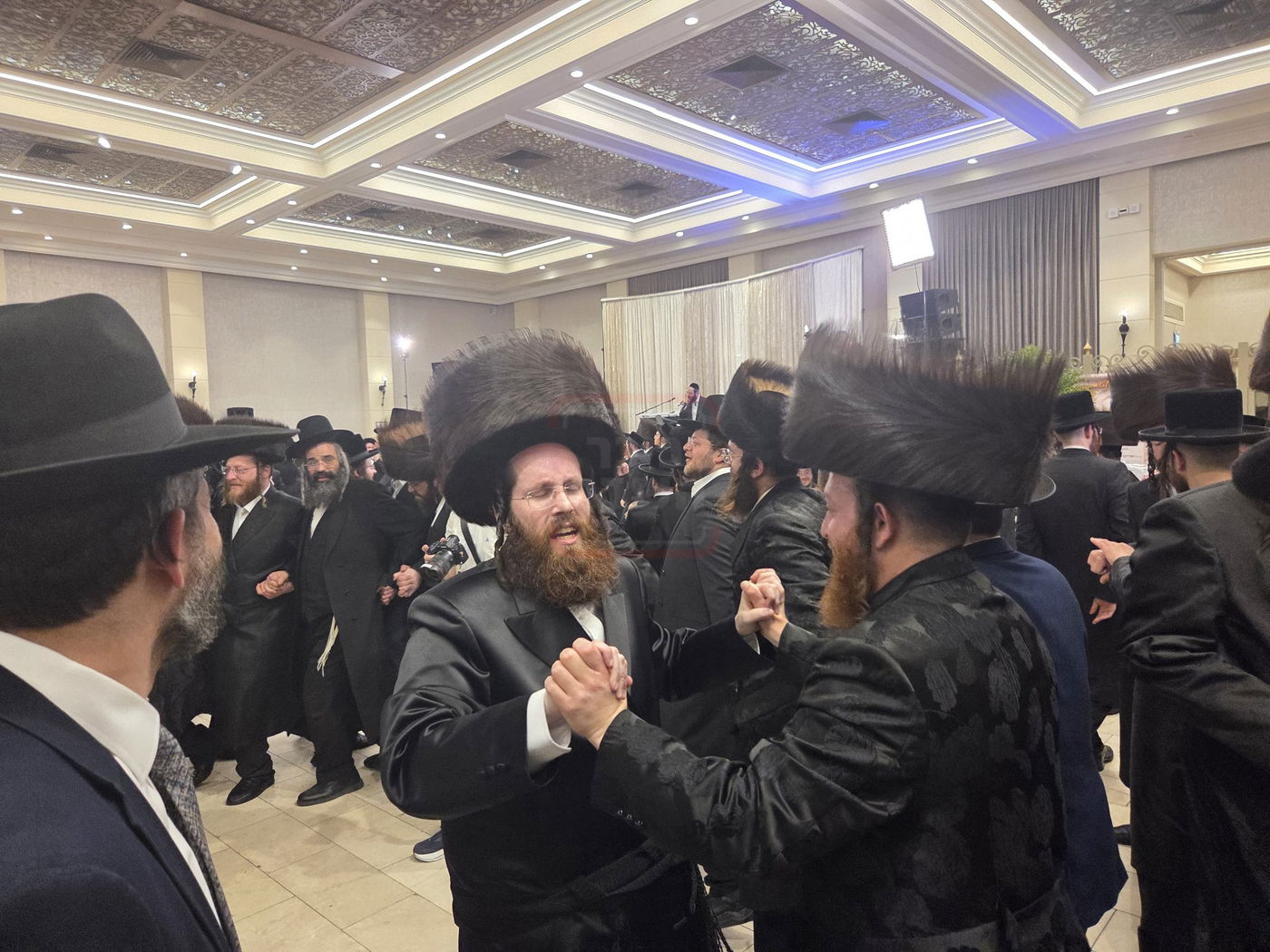 ברטלר בריקוד עם מנדל