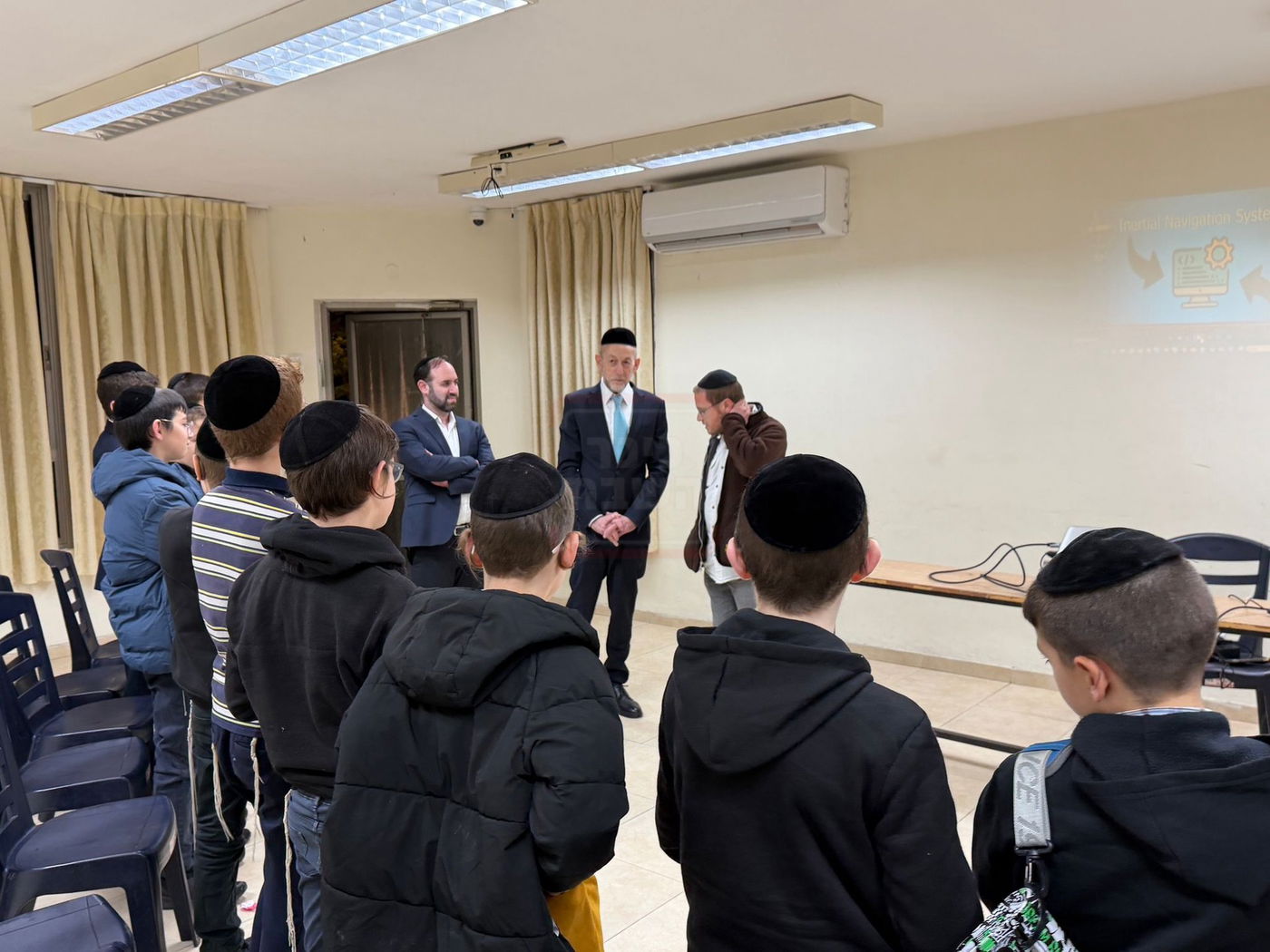 "קרב המרפקים" בעצרת | 'זופניק בכיכר' עם כל התמונות, הנייעס והחשיפות של השבוע