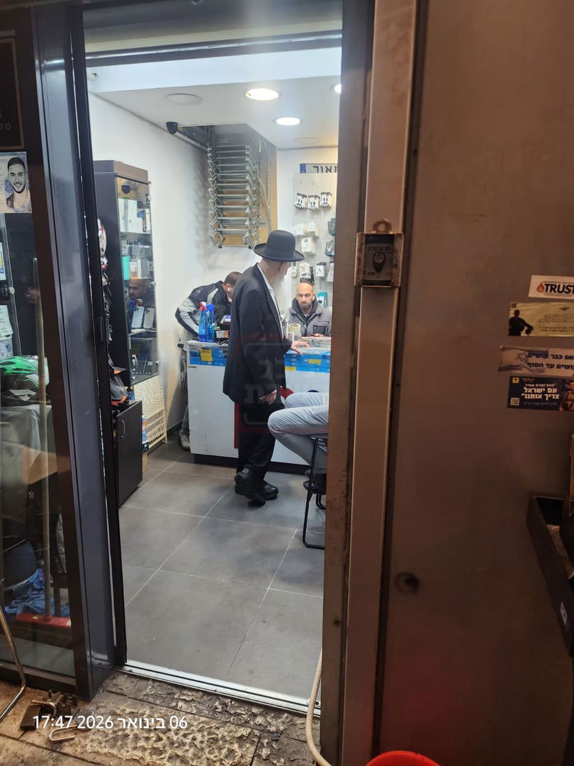 "קרב המרפקים" בעצרת | 'זופניק בכיכר' עם כל התמונות, הנייעס והחשיפות של השבוע