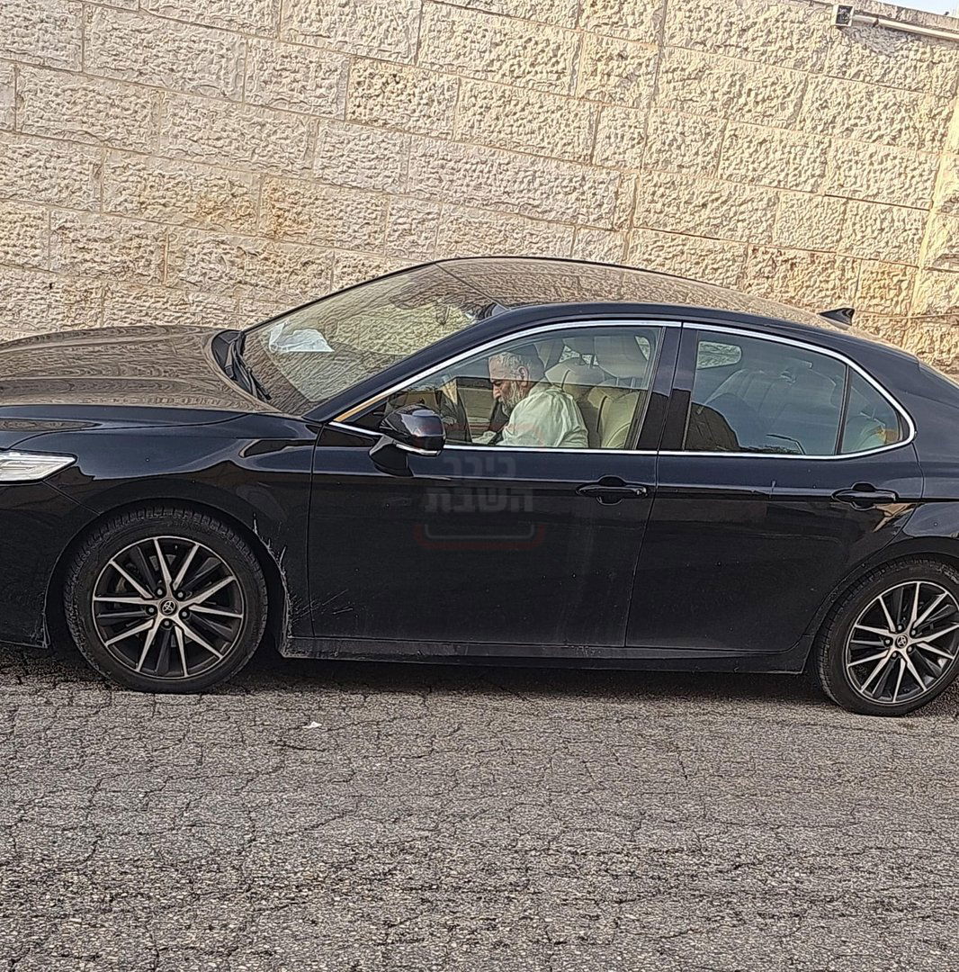 "קרב המרפקים" בעצרת | 'זופניק בכיכר' עם כל התמונות, הנייעס והחשיפות של השבוע