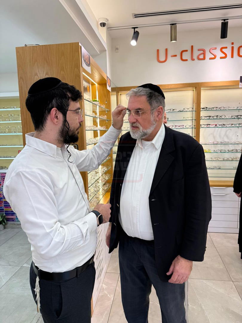 "קרב המרפקים" בעצרת | 'זופניק בכיכר' עם כל התמונות, הנייעס והחשיפות של השבוע