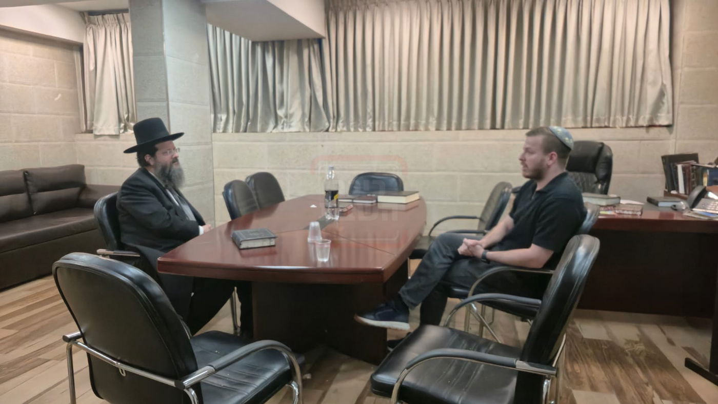 "קרב המרפקים" בעצרת | 'זופניק בכיכר' עם כל התמונות, הנייעס והחשיפות של השבוע