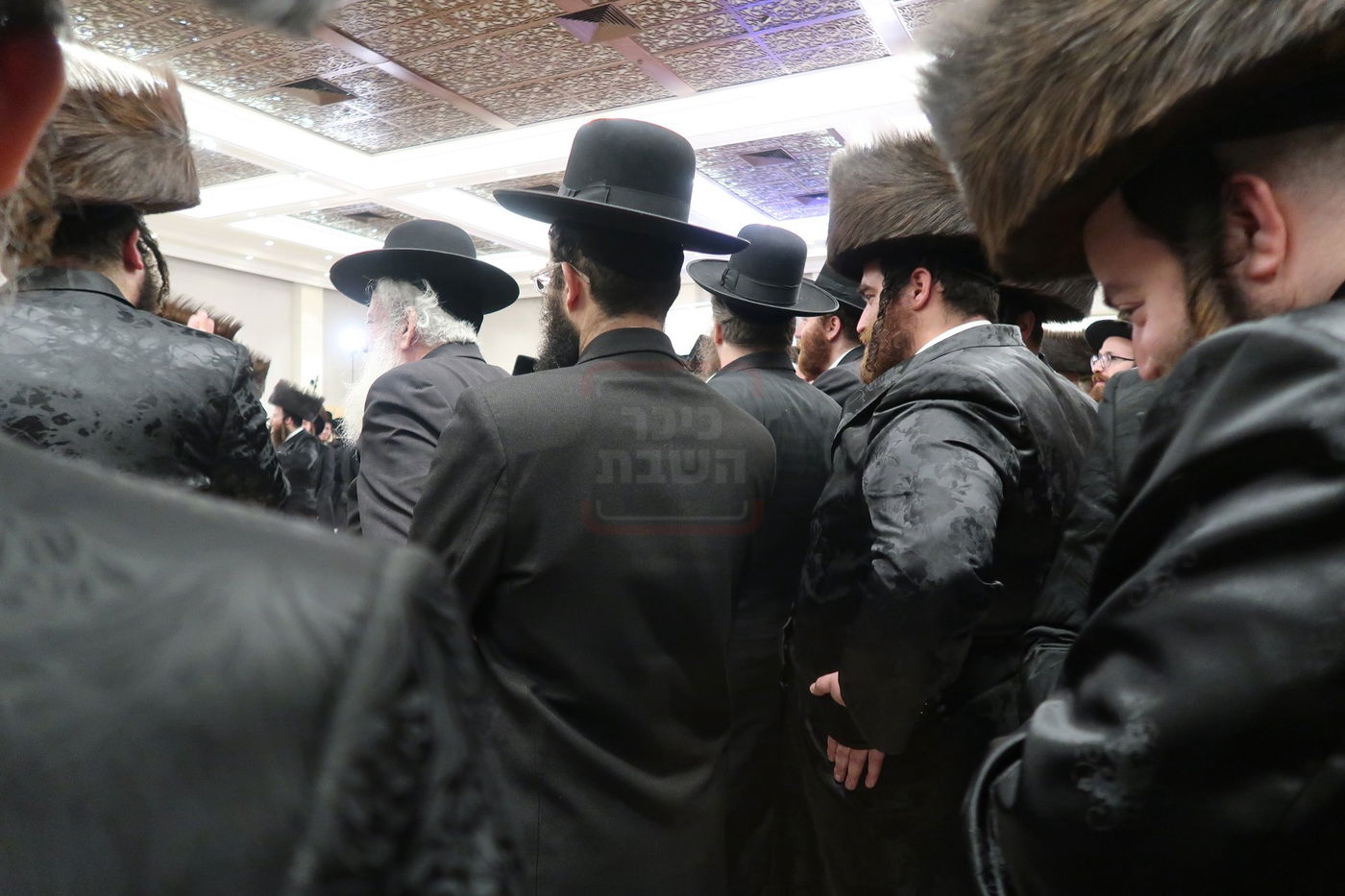 זייברט עם משגיח המצות