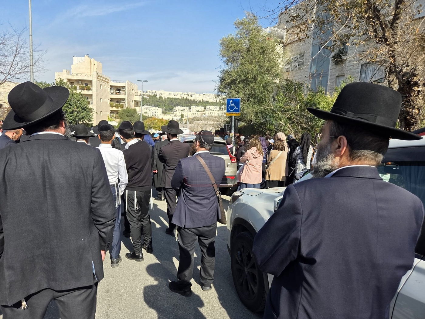 "קרב המרפקים" בעצרת | 'זופניק בכיכר' עם כל התמונות, הנייעס והחשיפות של השבוע