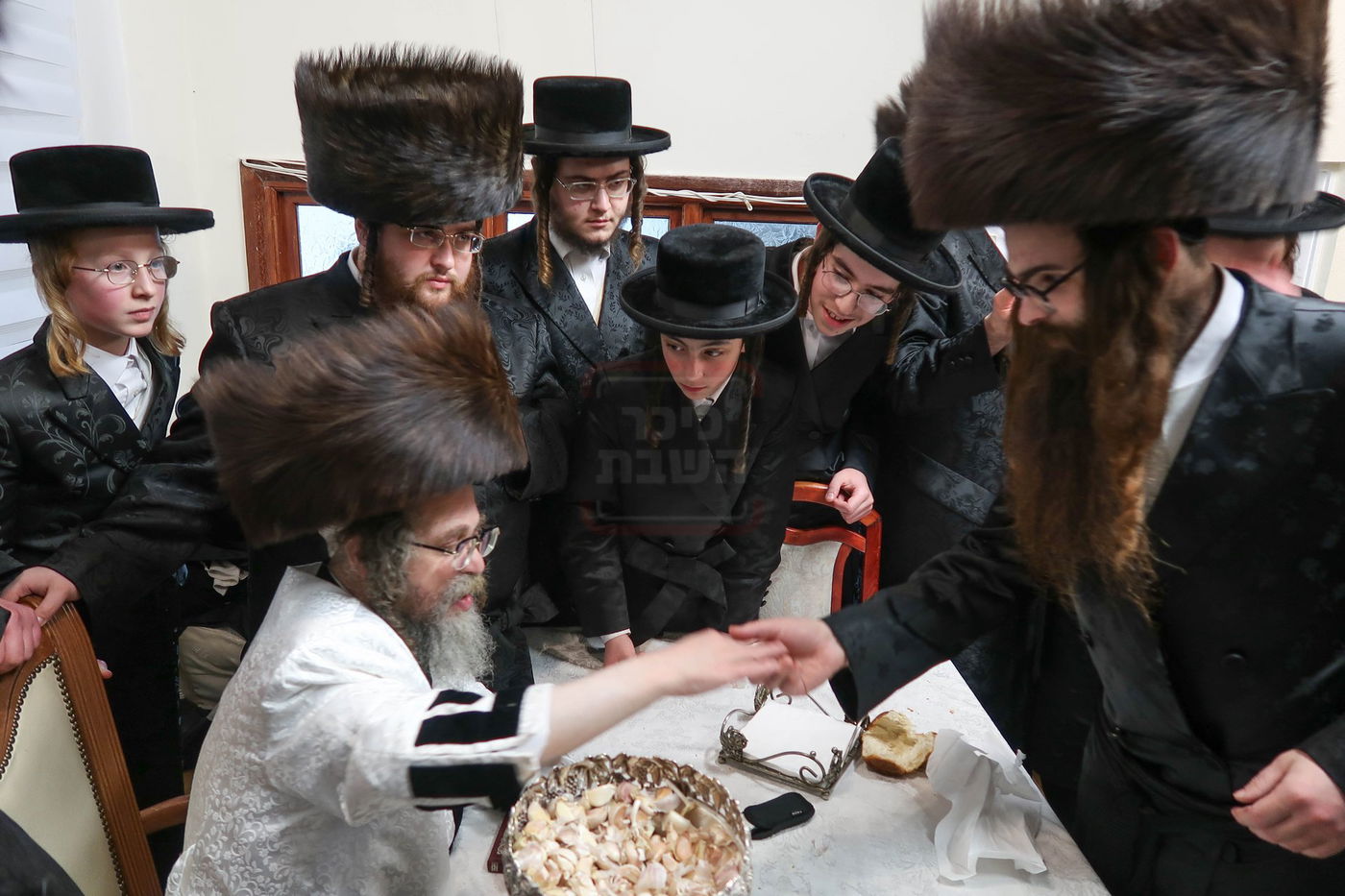 האדמו"ר מקרעטשניף סיגעט בביקור בלונדון