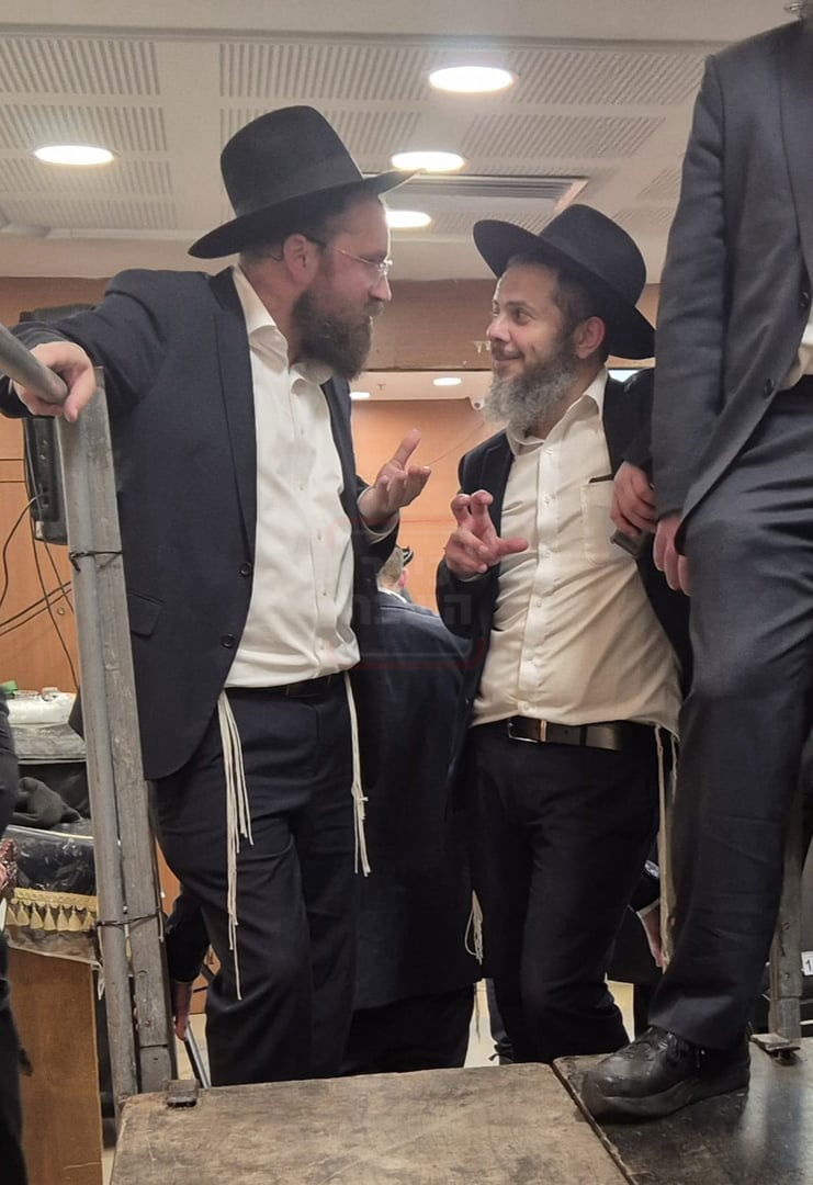 בכיר אמריקאי חסם עיתונאי חרדי | 'זופניק בכיכר' עם כל התמונות, הנייעס והחשיפות של השבוע