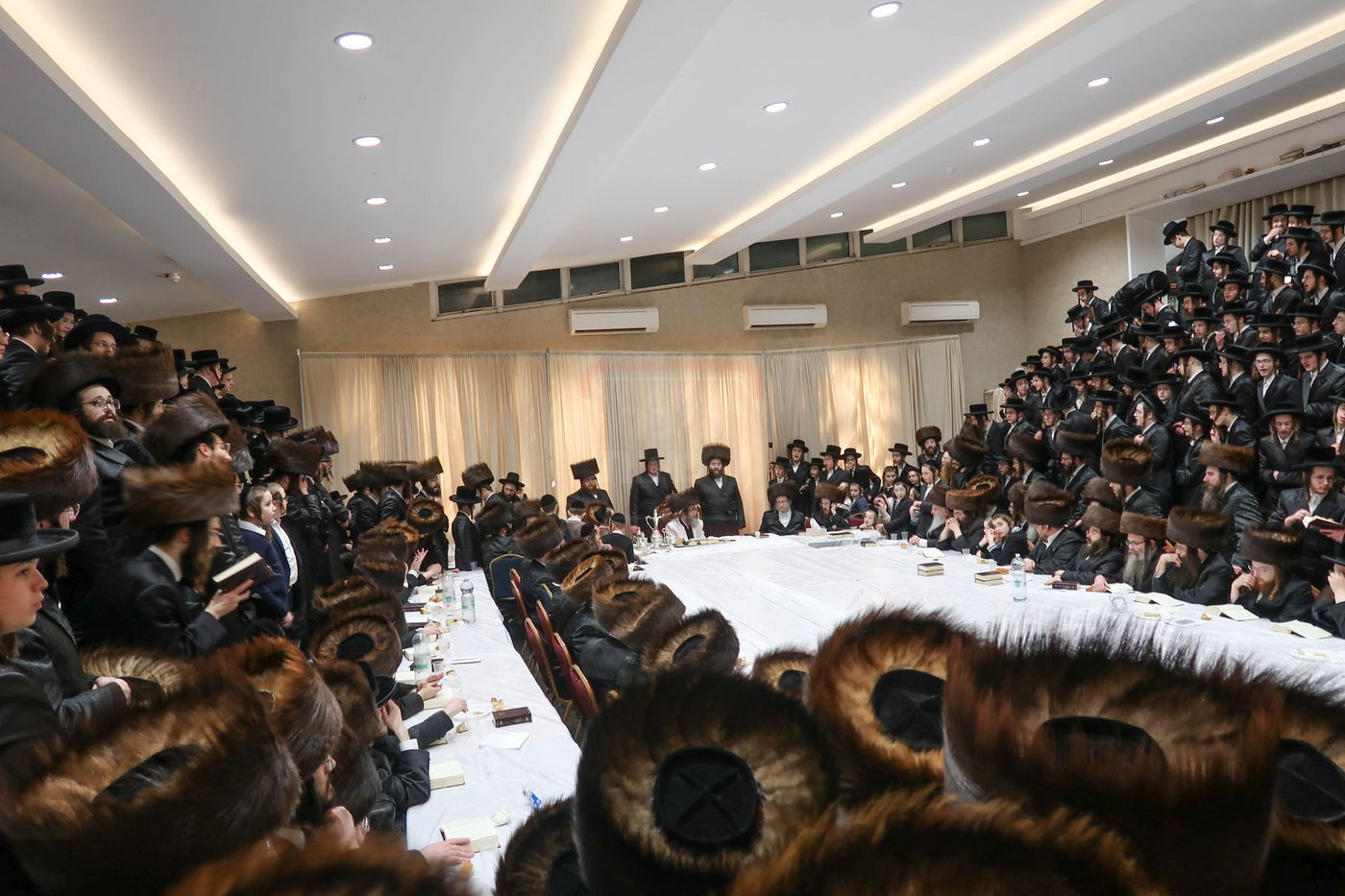 האדמו"ר מקרעטשניף סיגעט בביקור בלונדון