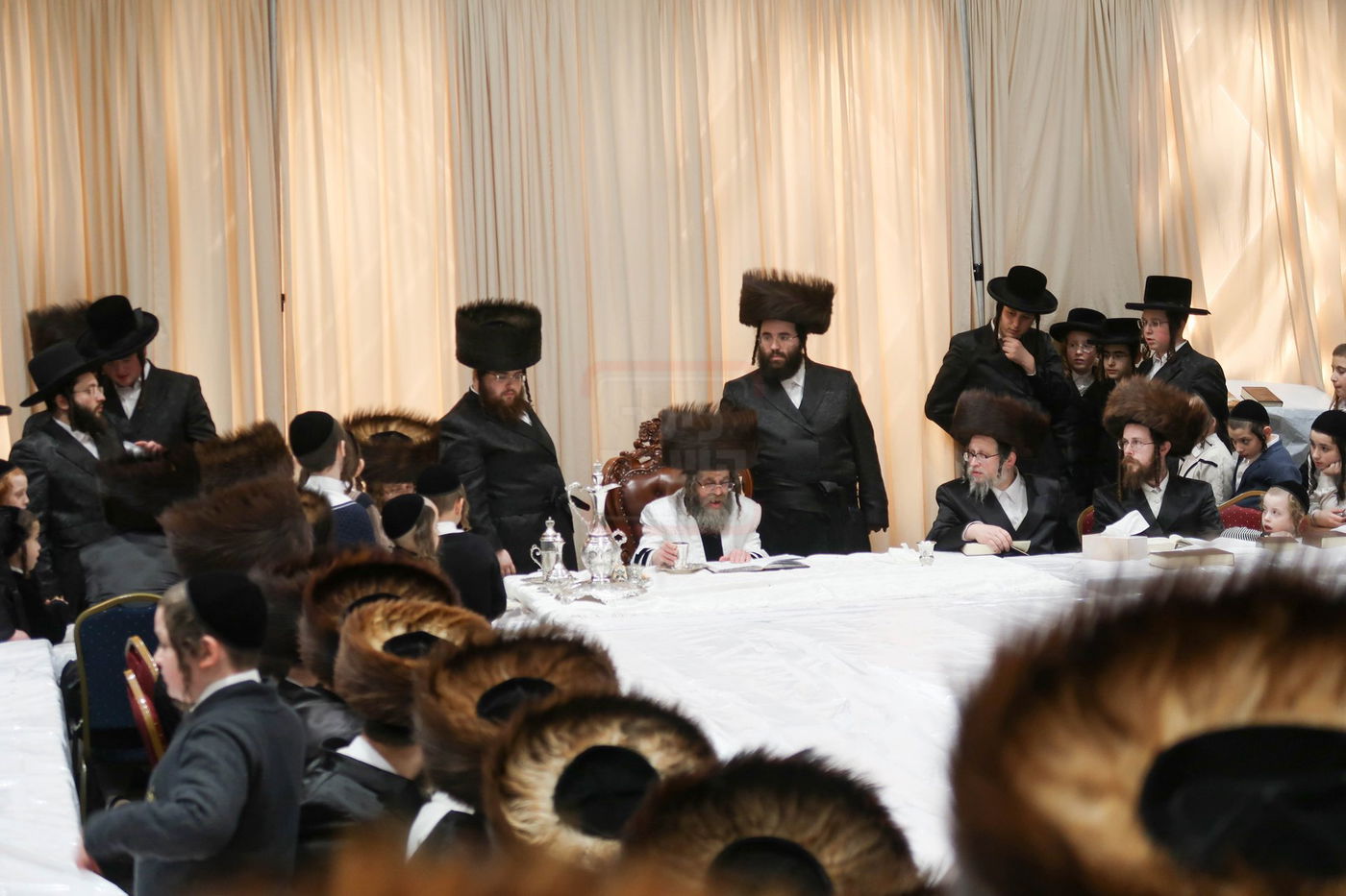 האדמו"ר מקרעטשניף סיגעט בביקור בלונדון