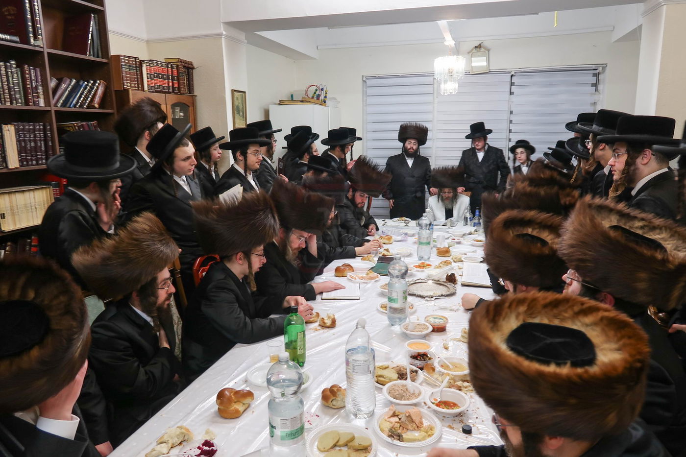 האדמו"ר מקרעטשניף סיגעט בביקור בלונדון