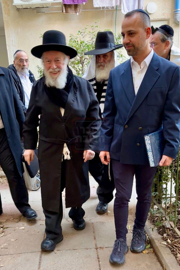 בכיר אמריקאי חסם עיתונאי חרדי | 'זופניק בכיכר' עם כל התמונות, הנייעס והחשיפות של השבוע