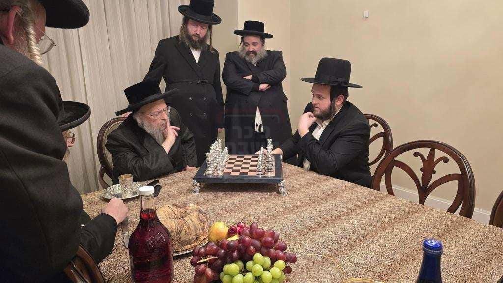 בכיר אמריקאי חסם עיתונאי חרדי | 'זופניק בכיכר' עם כל התמונות, הנייעס והחשיפות של השבוע