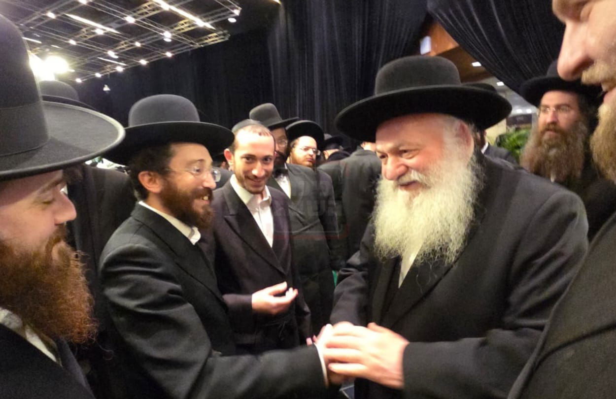 בכיר אמריקאי חסם עיתונאי חרדי | 'זופניק בכיכר' עם כל התמונות, הנייעס והחשיפות של השבוע