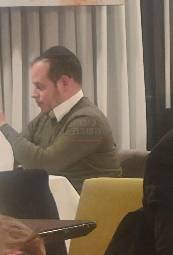 בכיר אמריקאי חסם עיתונאי חרדי | 'זופניק בכיכר' עם כל התמונות, הנייעס והחשיפות של השבוע