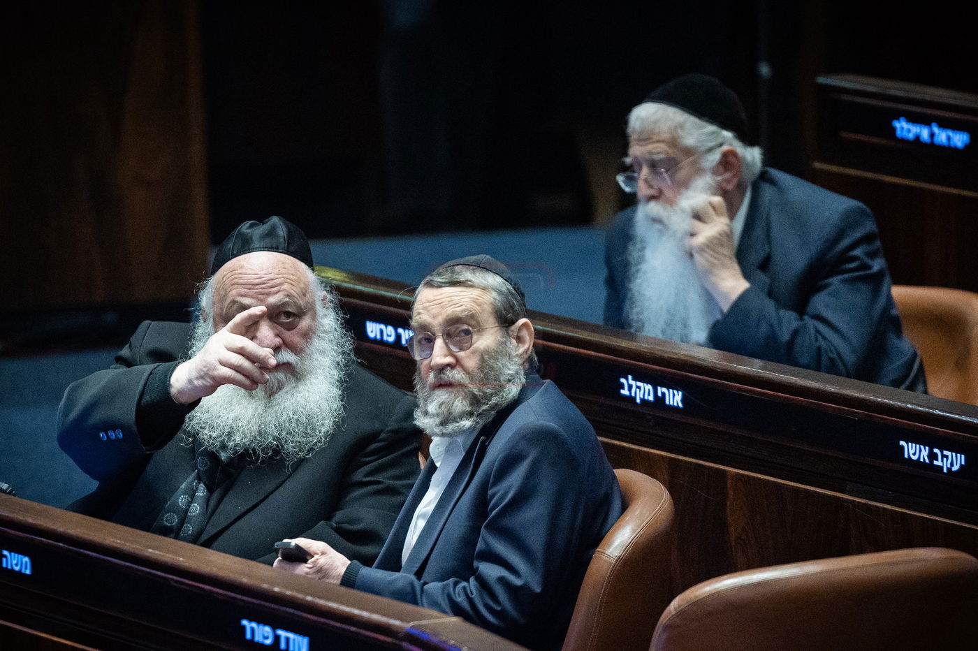 בכיר אמריקאי חסם עיתונאי חרדי | 'זופניק בכיכר' עם כל התמונות, הנייעס והחשיפות של השבוע