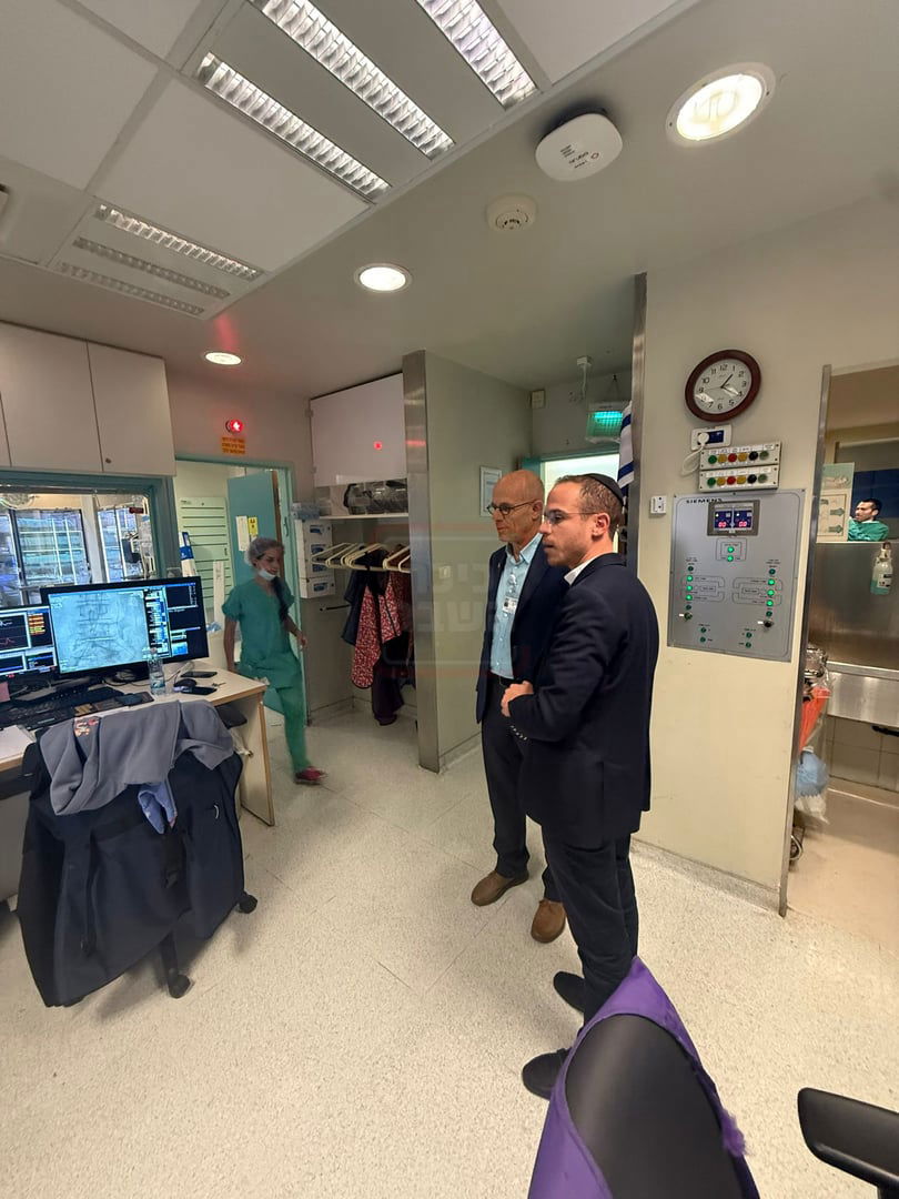 בכיר אמריקאי חסם עיתונאי חרדי | 'זופניק בכיכר' עם כל התמונות, הנייעס והחשיפות של השבוע