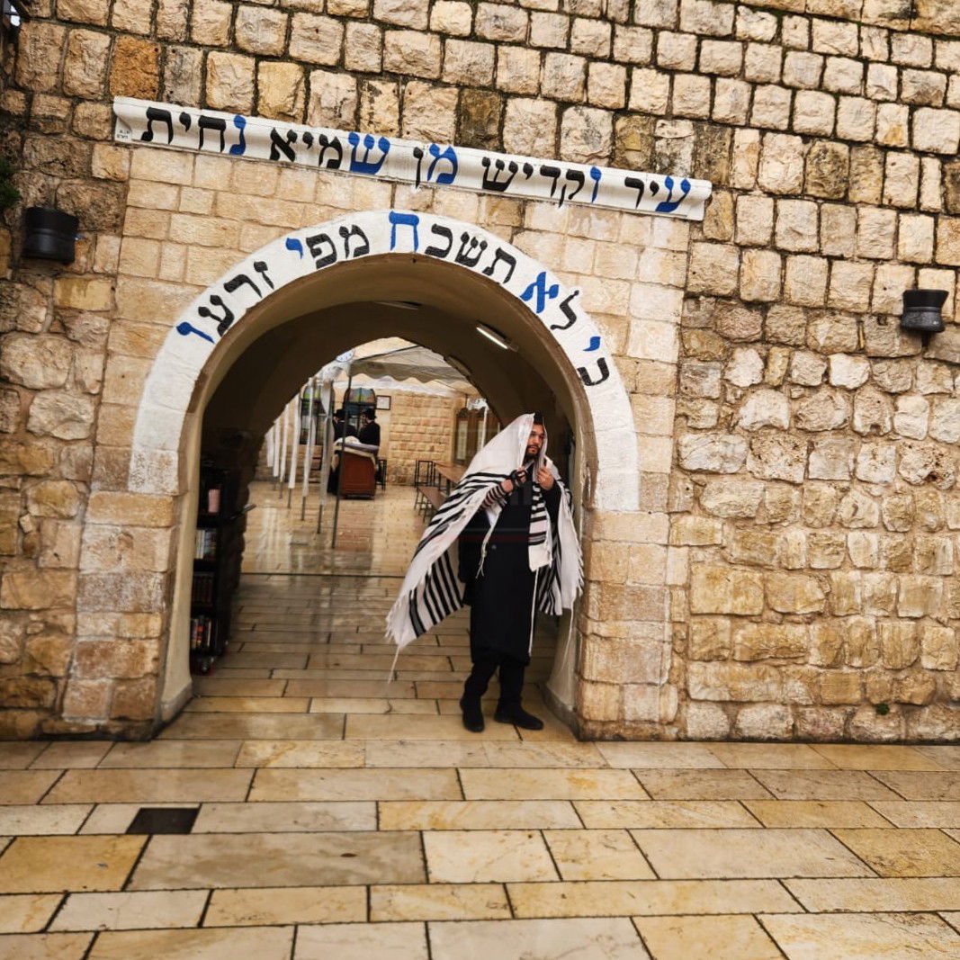 בכיר אמריקאי חסם עיתונאי חרדי | 'זופניק בכיכר' עם כל התמונות, הנייעס והחשיפות של השבוע