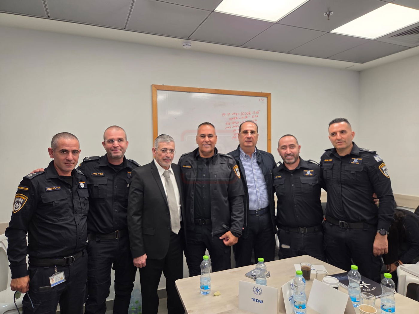 בכיר אמריקאי חסם עיתונאי חרדי | 'זופניק בכיכר' עם כל התמונות, הנייעס והחשיפות של השבוע