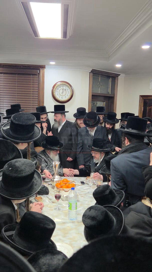 הרה"צ רבי אהרן מרדכי רוקח בביקור במומטריאול