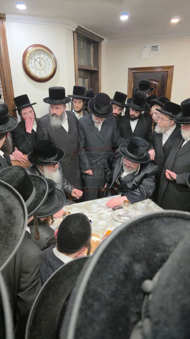 הרה"צ רבי אהרן מרדכי רוקח בביקור במומטריאול