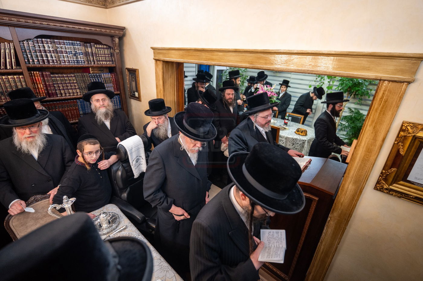 הרה"צ רבי אהרן מרדכי רוקח בביקור במומטריאול