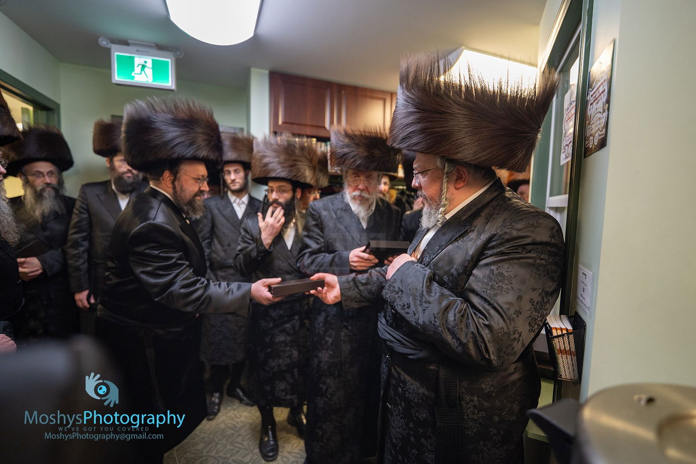 הרה"צ רבי אהרן מרדכי רוקח, מוצאי שב"ק במונטריאול