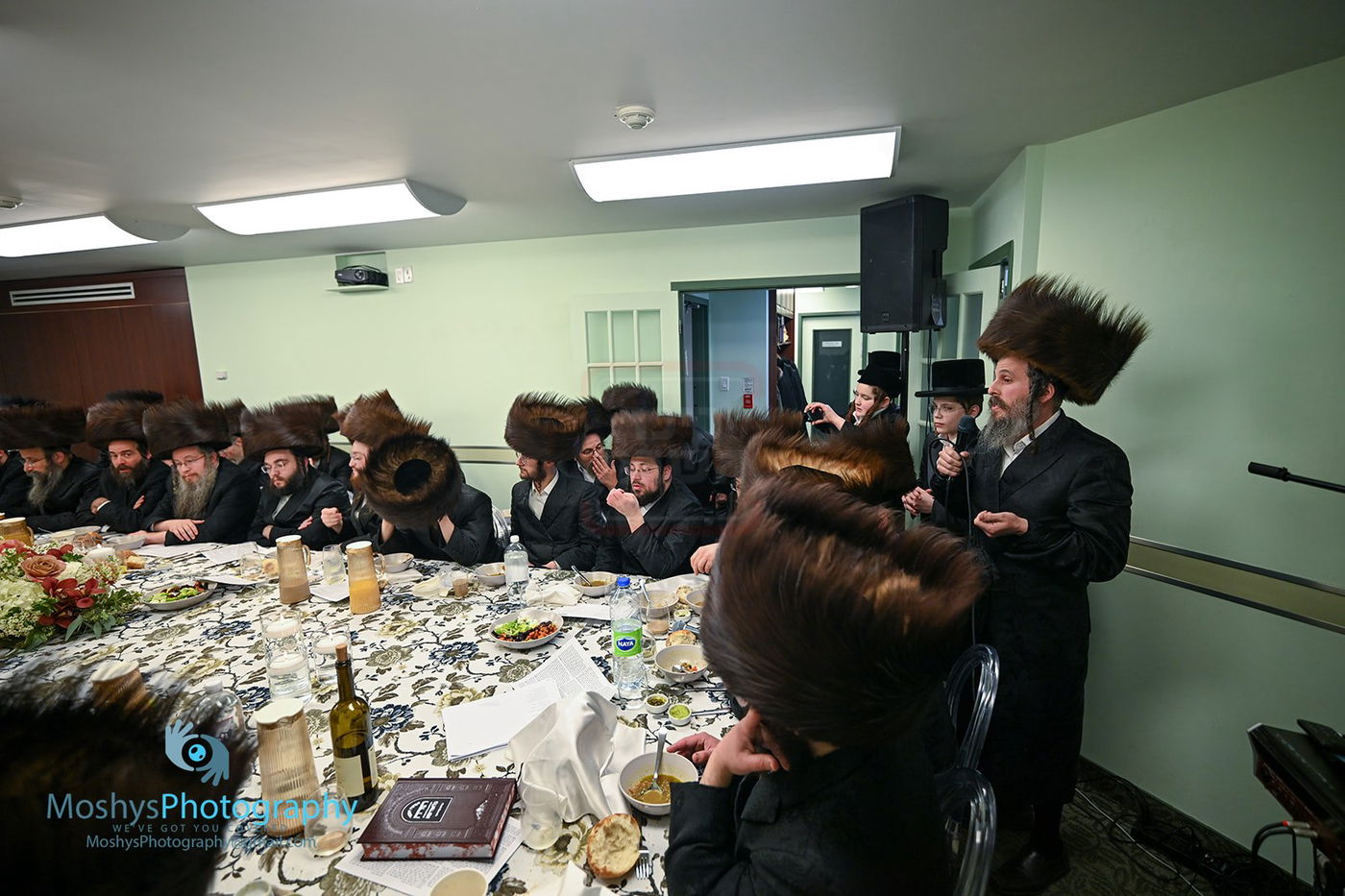 הרה"צ רבי אהרן מרדכי רוקח, מוצאי שב"ק במונטריאול