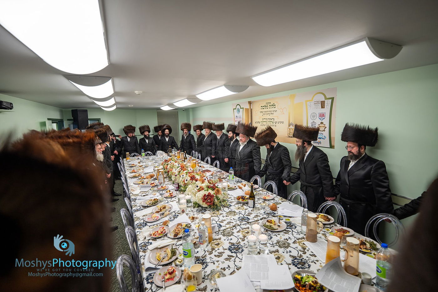 הרה"צ רבי אהרן מרדכי רוקח, מוצאי שב"ק במונטריאול