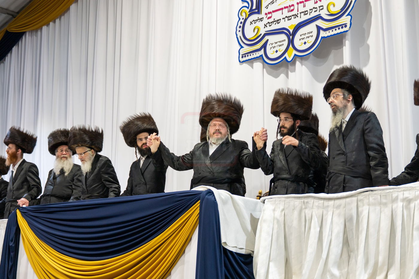 הרה"צ רבי אהרן מרדכי רוקח, מוצאי שב"ק במונטריאול